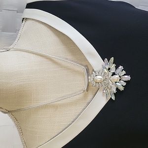 Necklace- 20 inch Rhinestone/ Pearl Silvertone Statement Necklace